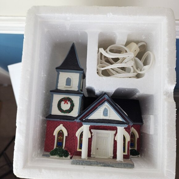 Lemax 1997 Village Collection Lighted Porcelain Church Plymouth Corners - Picture 7 of 7